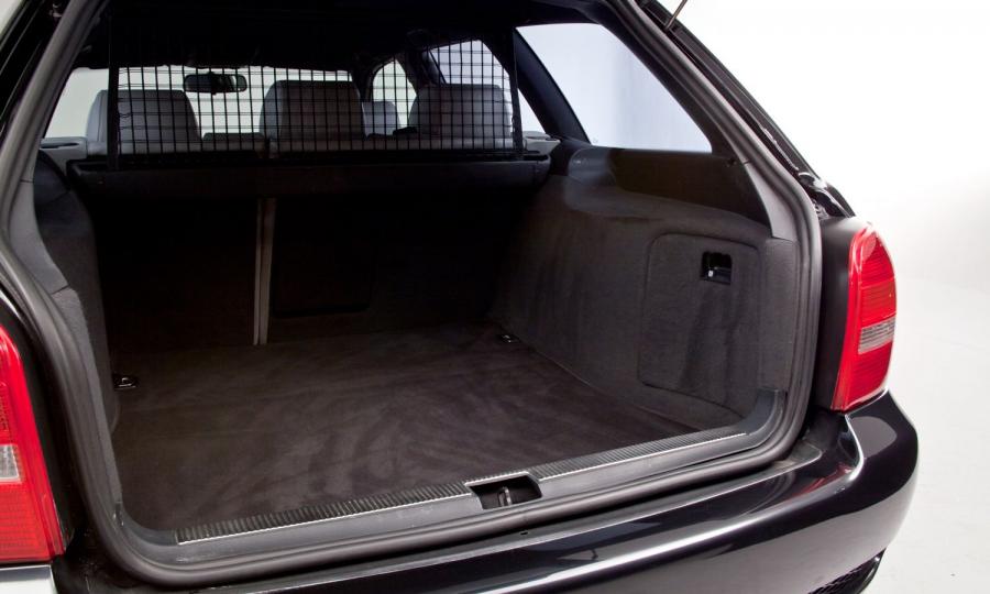 Багажник Audi RS4 Avant (B5, 8D) 2000 года  (UK) (фото 9 из 40)